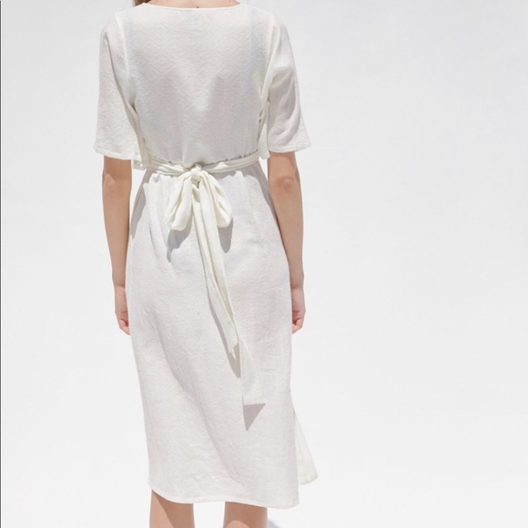 NWT White wrap dress Urban outfitters - Picture 2 of 5